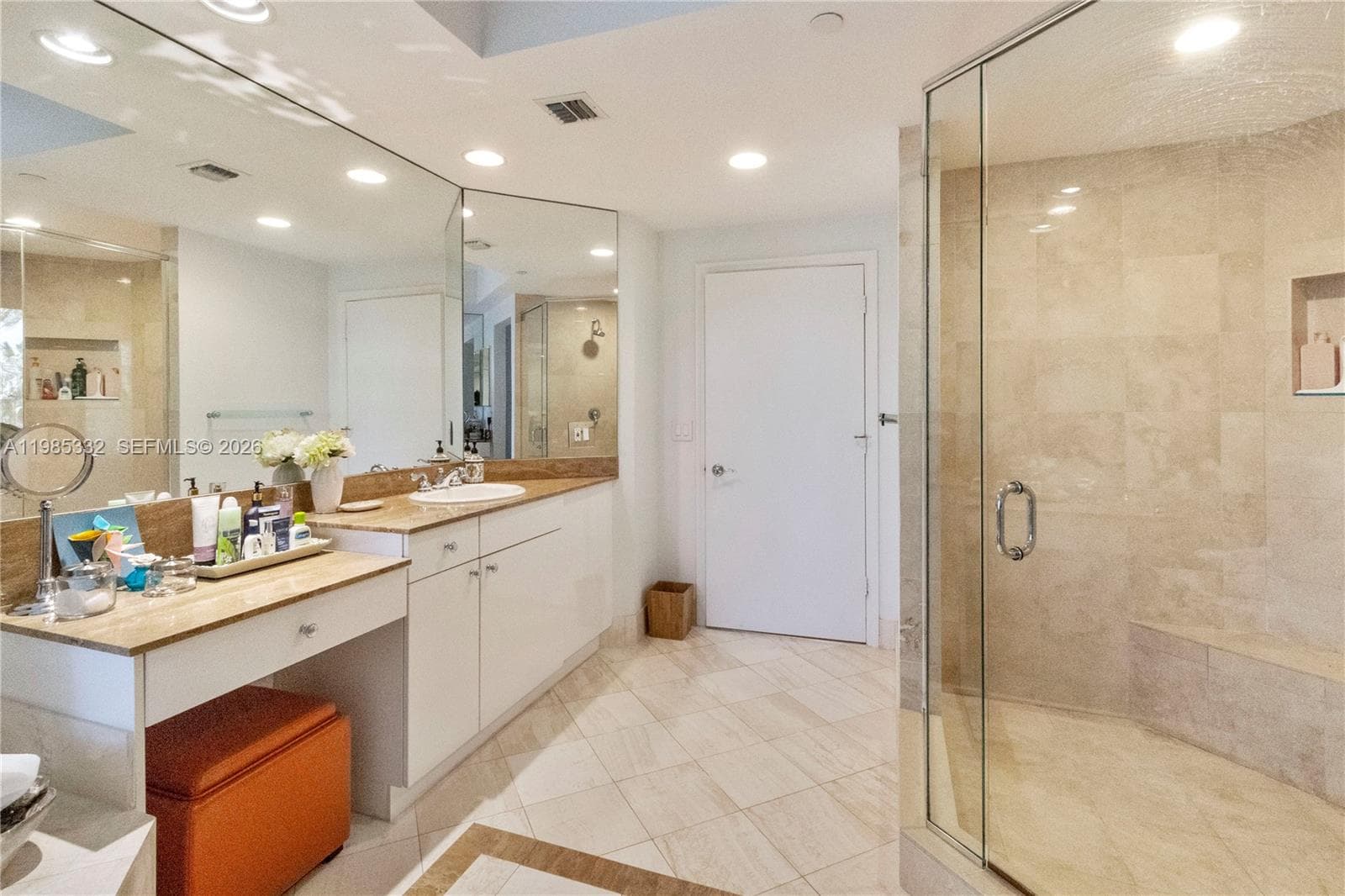 21050 Point Pl 604 photo 12