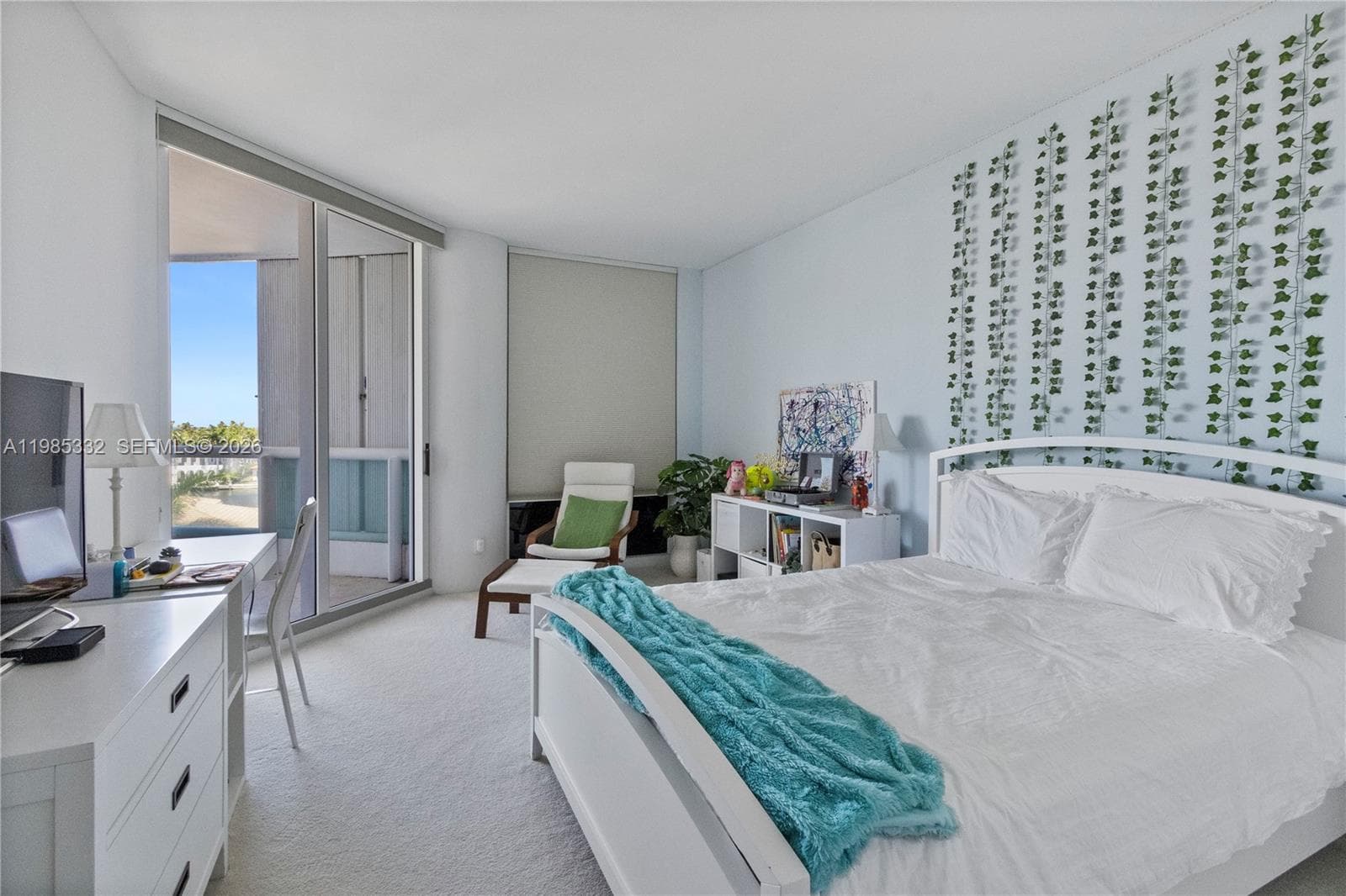 21050 Point Pl 604 photo 15