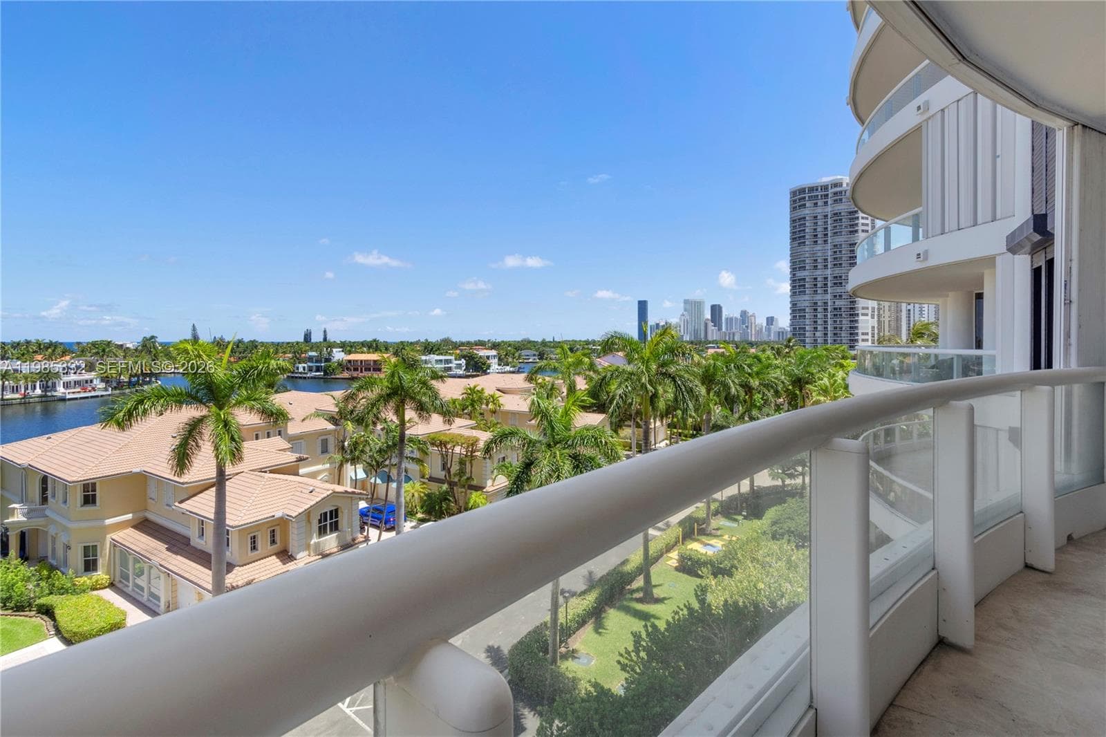 21050 Point Pl 604 photo 19