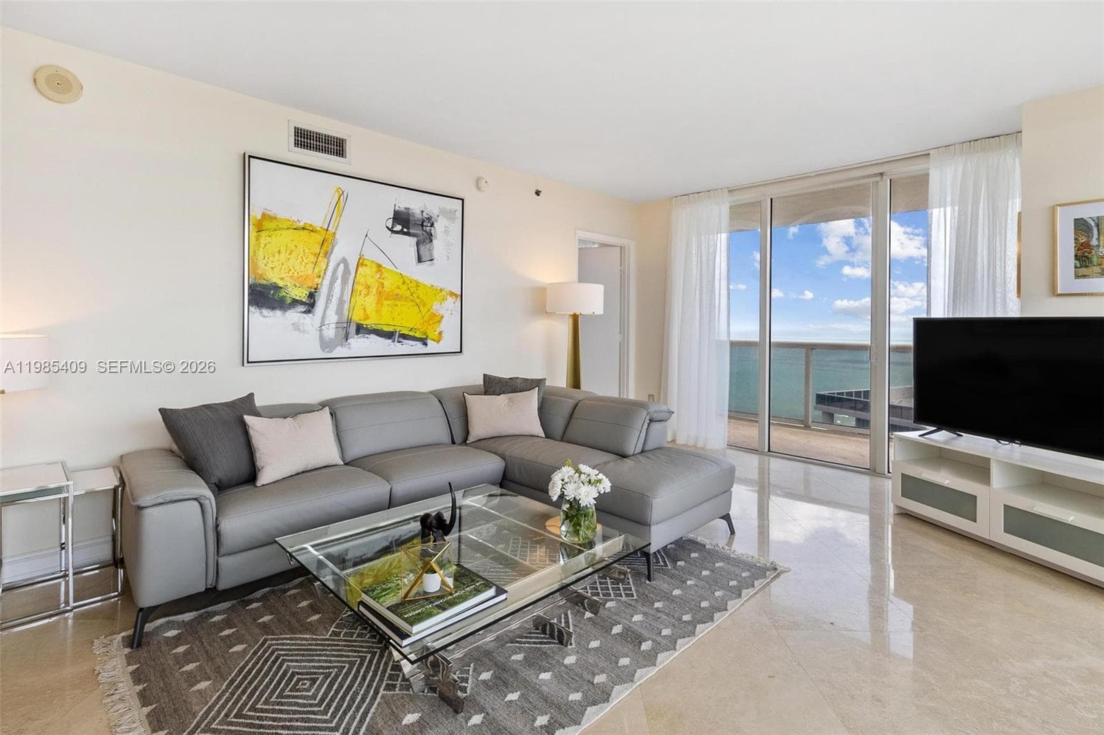 1830 S Ocean Dr 4706 photo 2