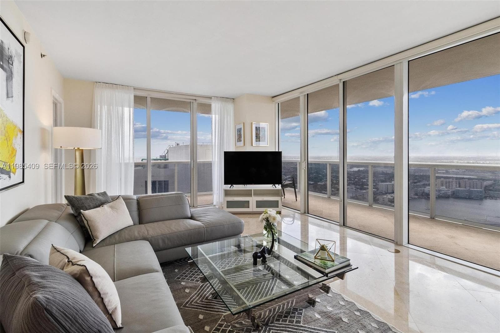1830 S Ocean Dr 4706 photo 3