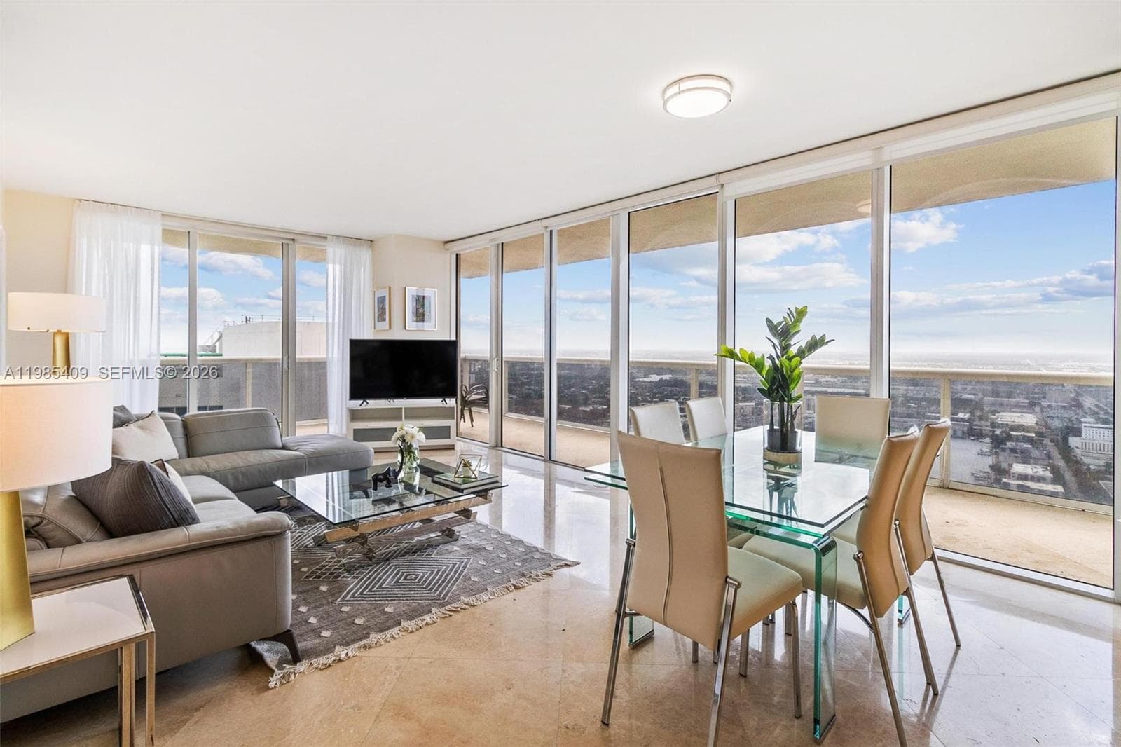 1830 S Ocean Dr 4706 photo 1