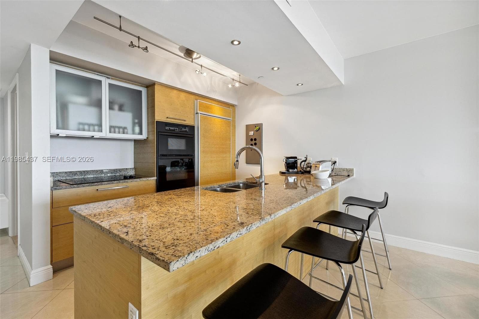 1830 Ocean Dr 2703 photo 6