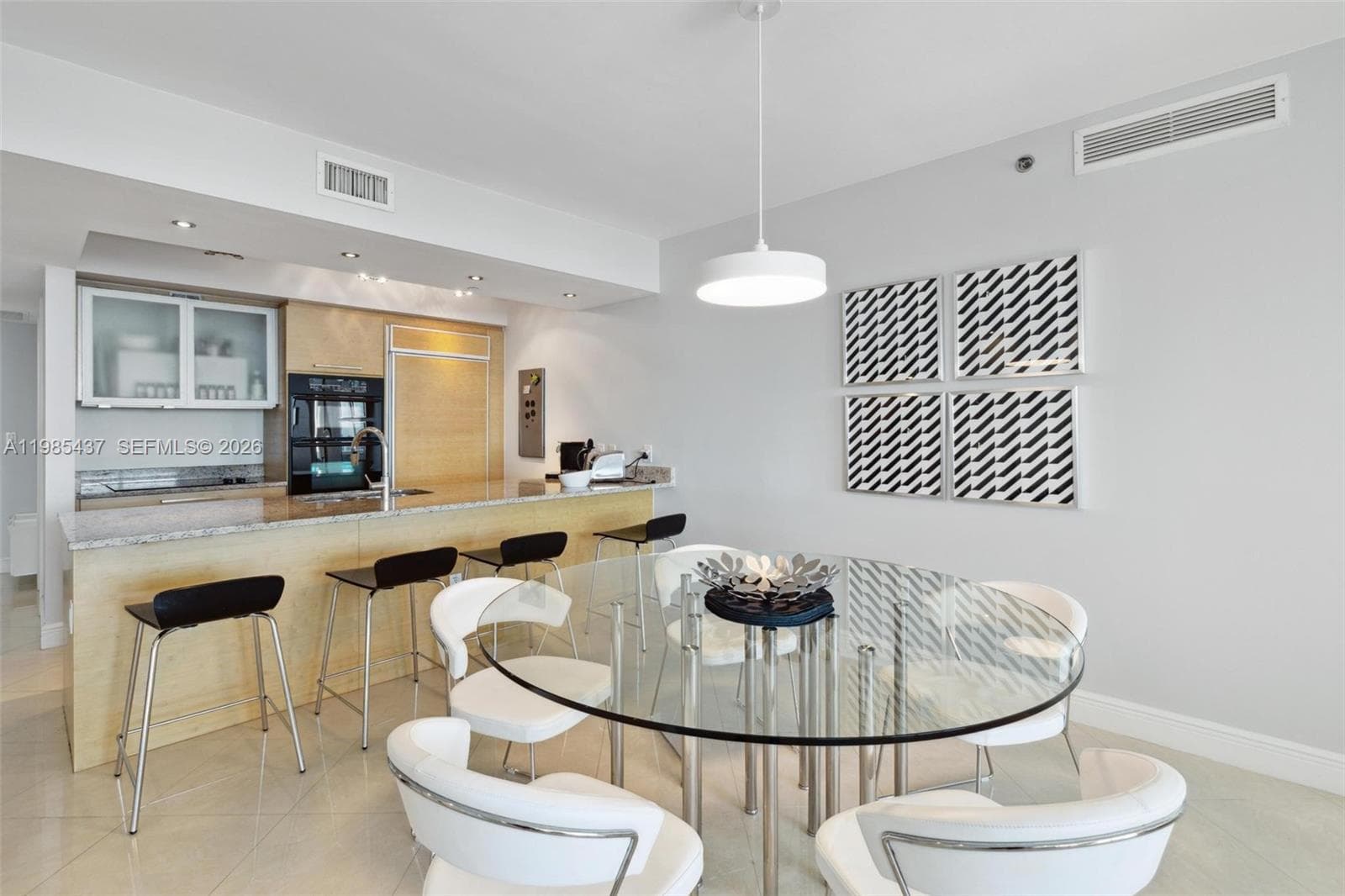 1830 Ocean Dr 2703 photo 8