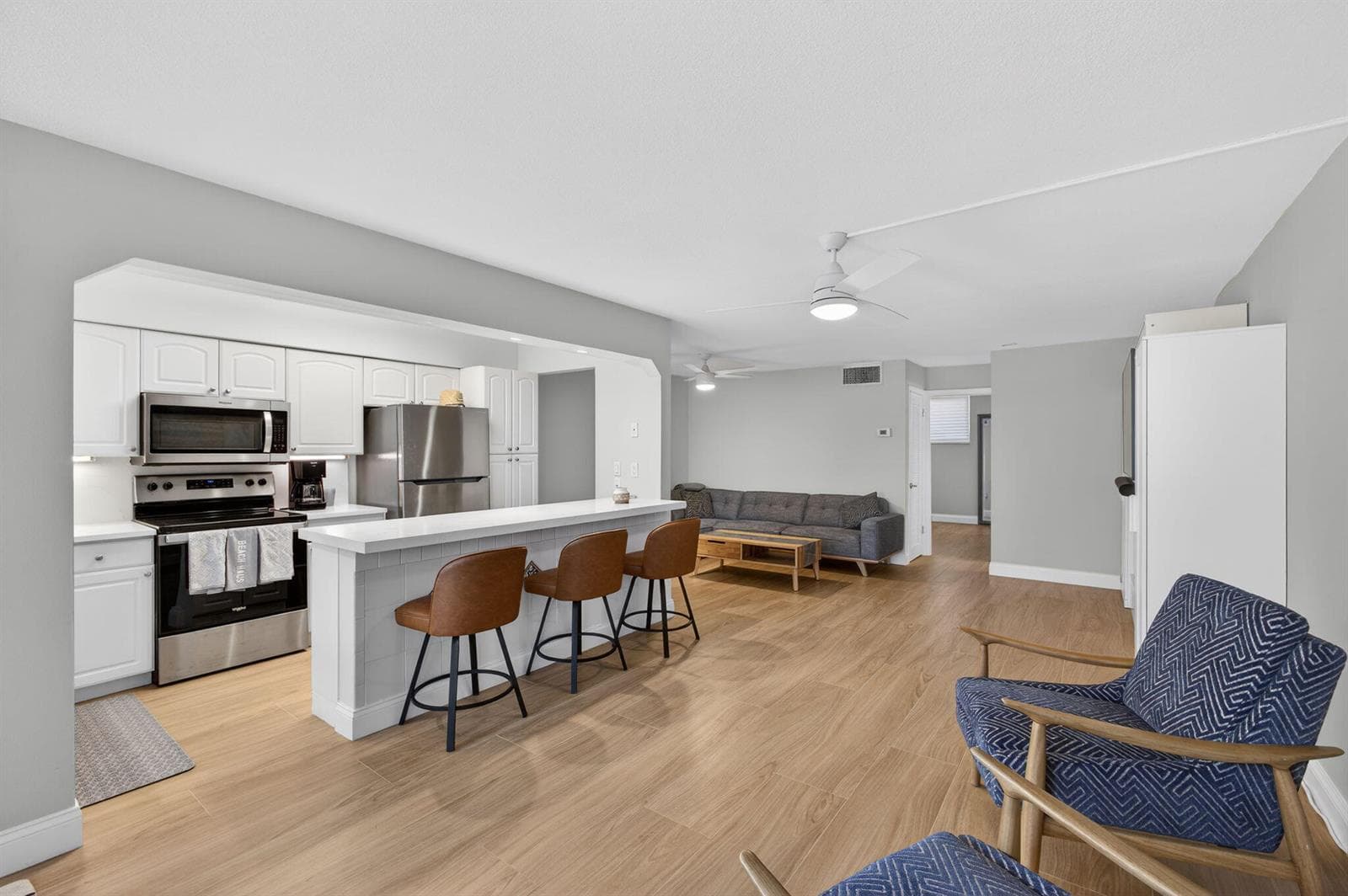 108 Paradise Harbour Boulevard 305 photo 17