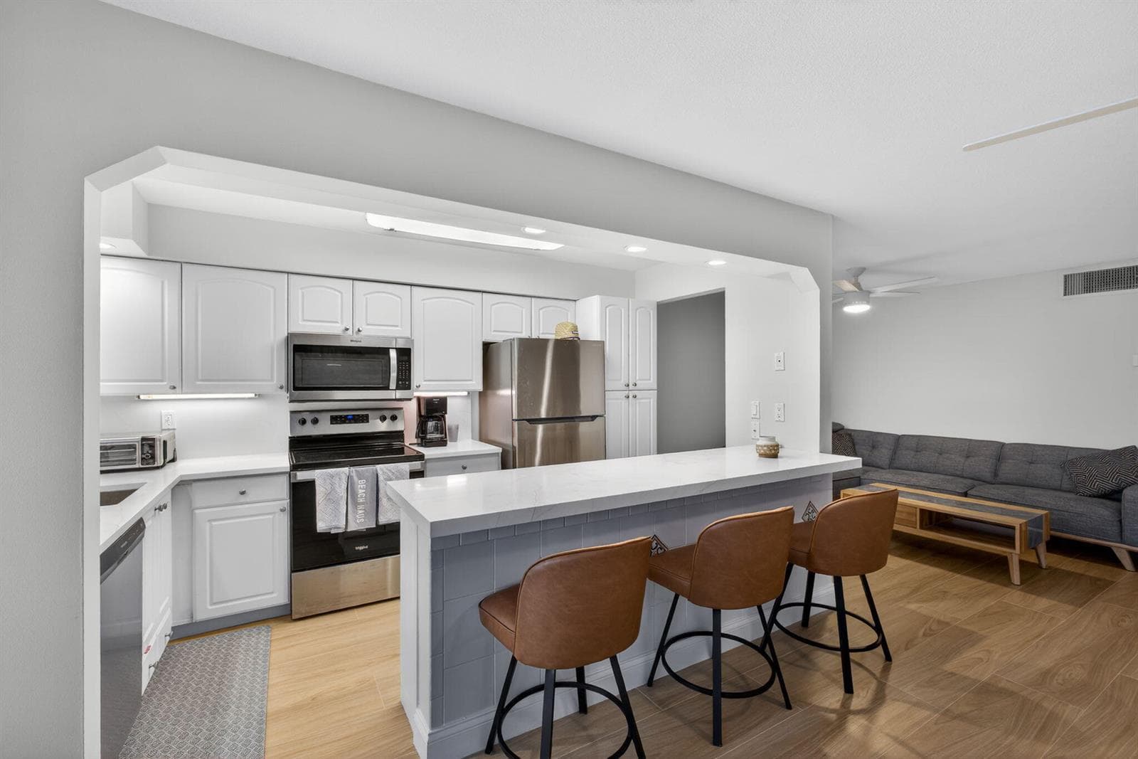 108 Paradise Harbour Boulevard 305 photo 18