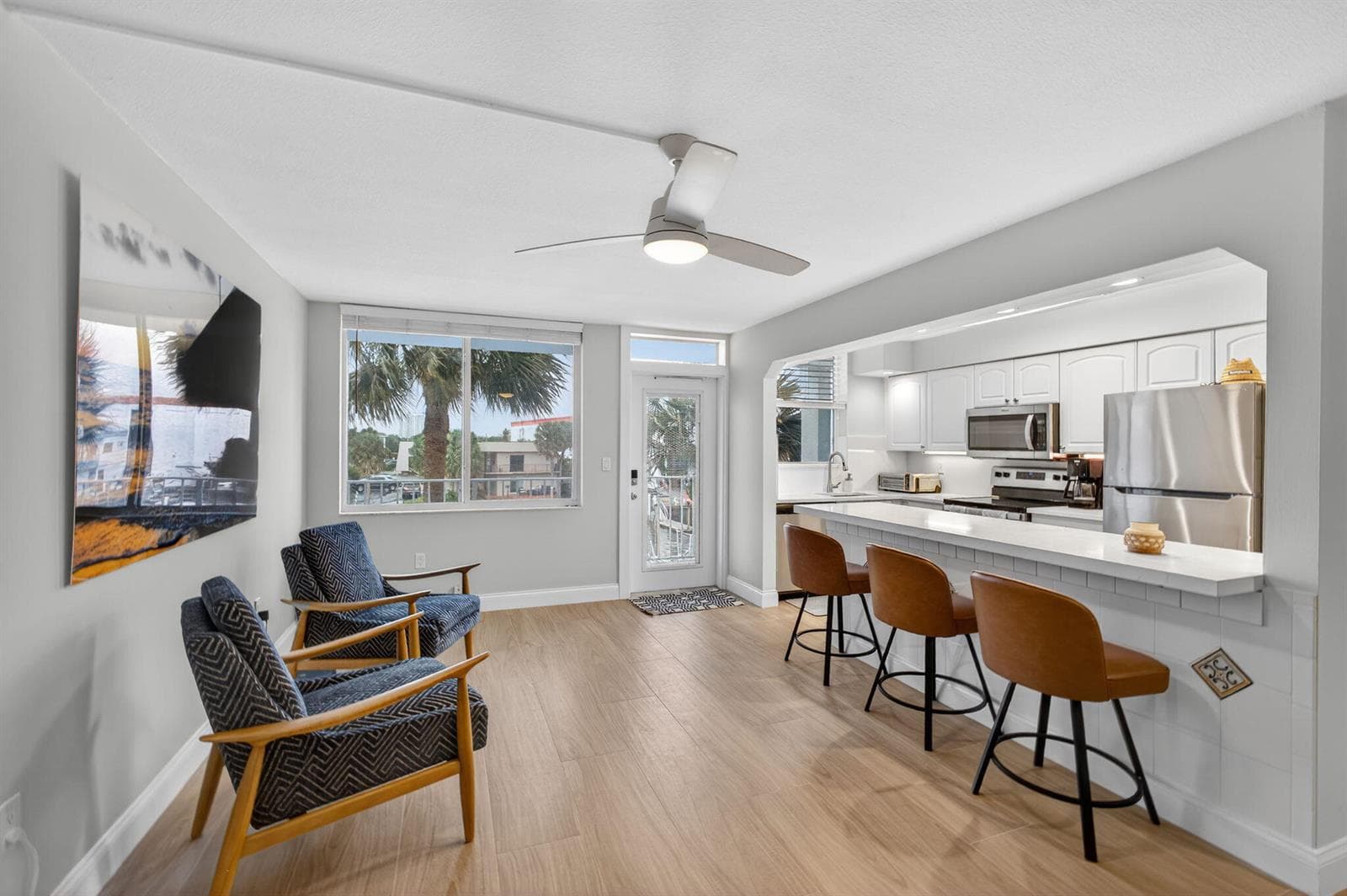 108 Paradise Harbour Boulevard 305 photo 15