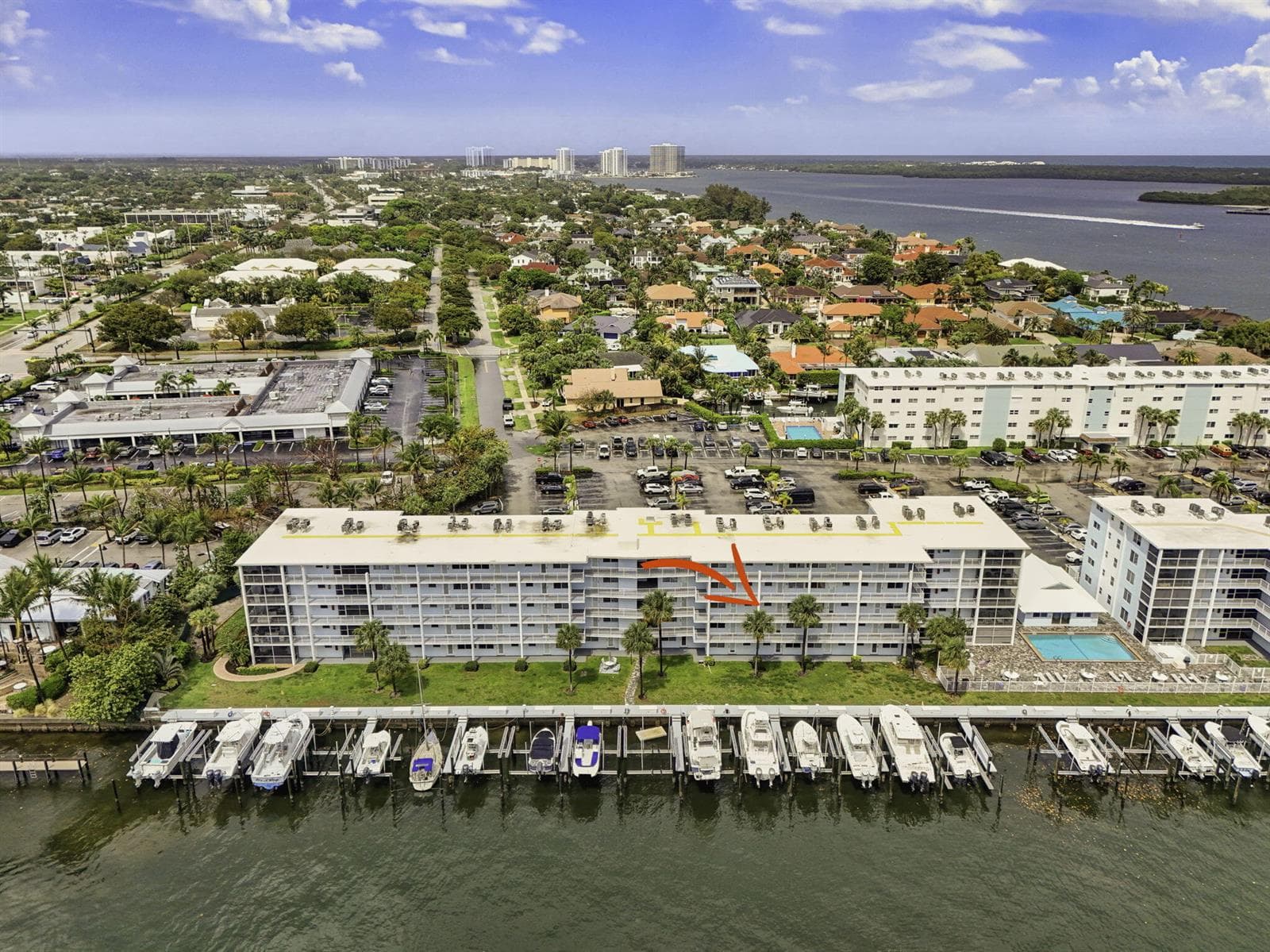108 Paradise Harbour Boulevard 305 photo 4