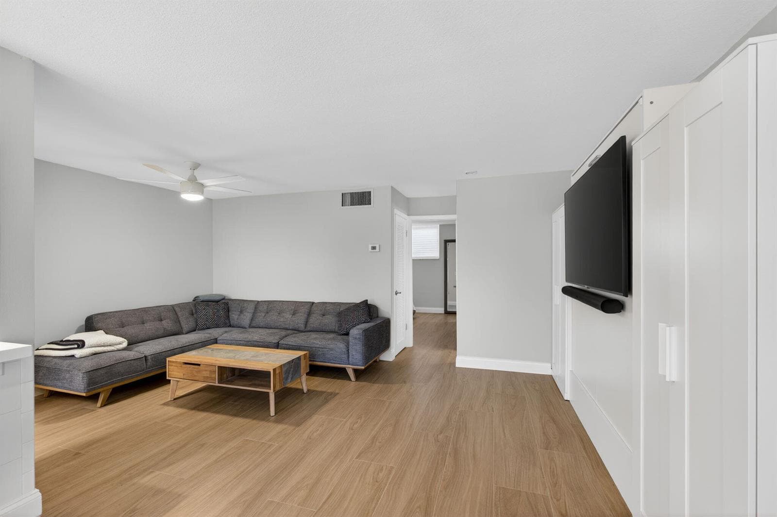 108 Paradise Harbour Boulevard 305 photo 25