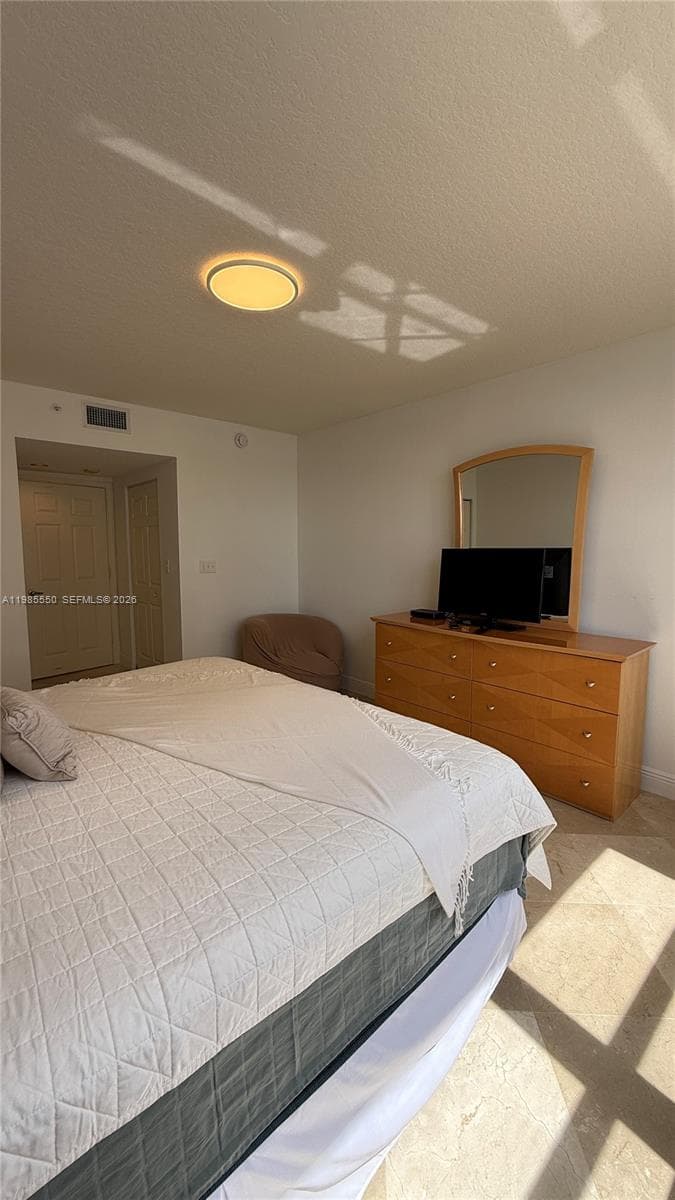2080 Ocean Dr 905 photo 23