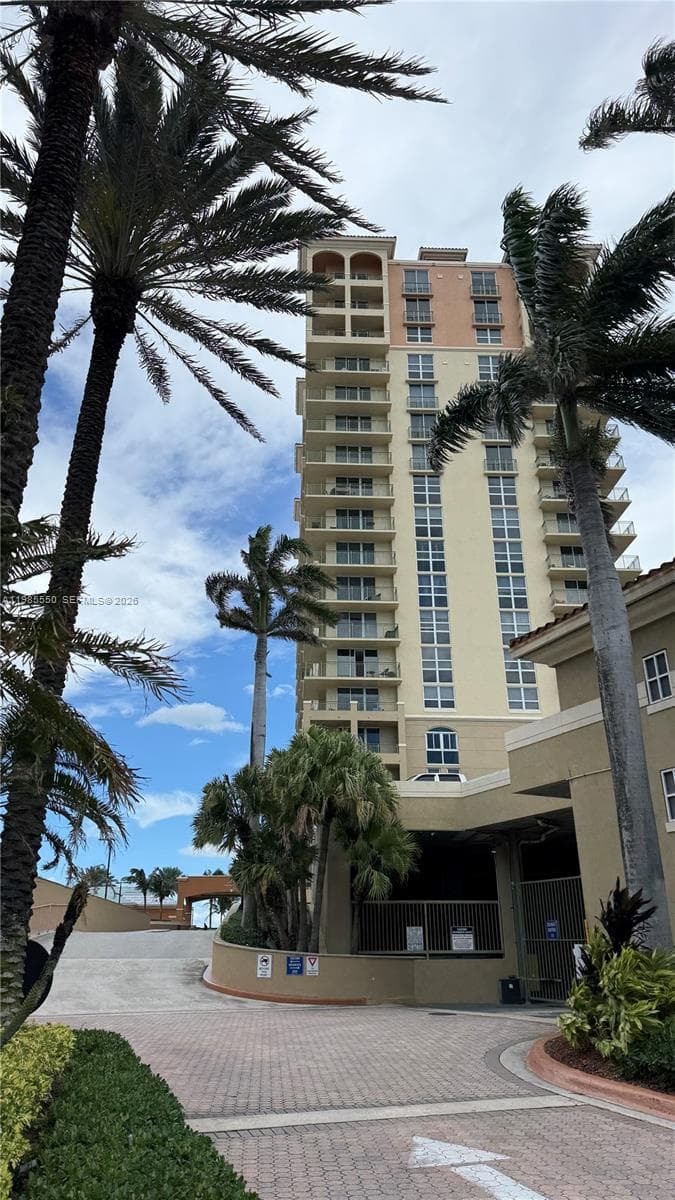2080 Ocean Dr 2