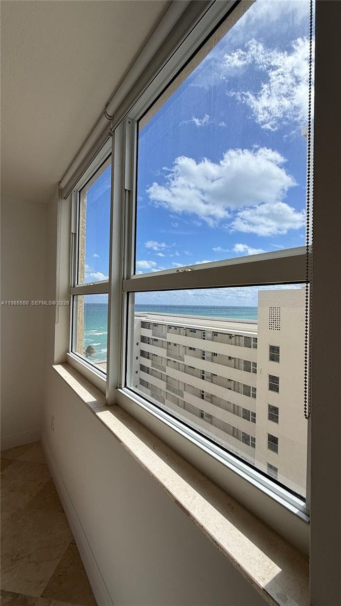2080 Ocean Dr 905 photo 22