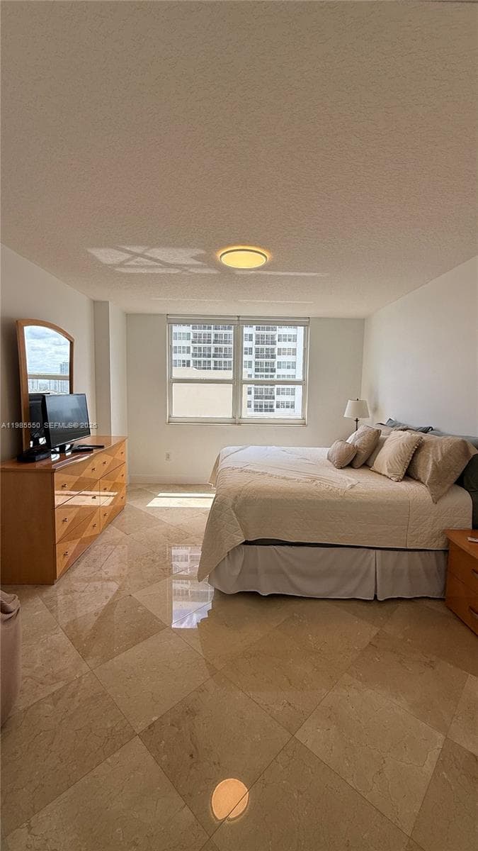 2080 Ocean Dr 905 photo 19