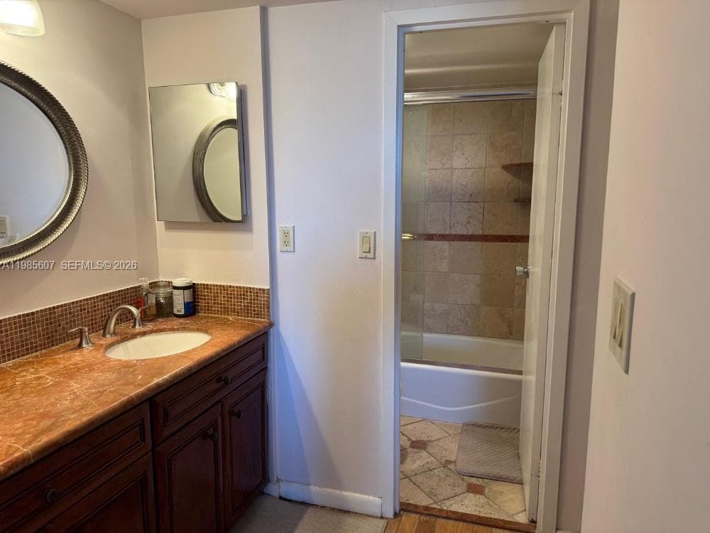 3675 Country Club Dr 508 photo 23