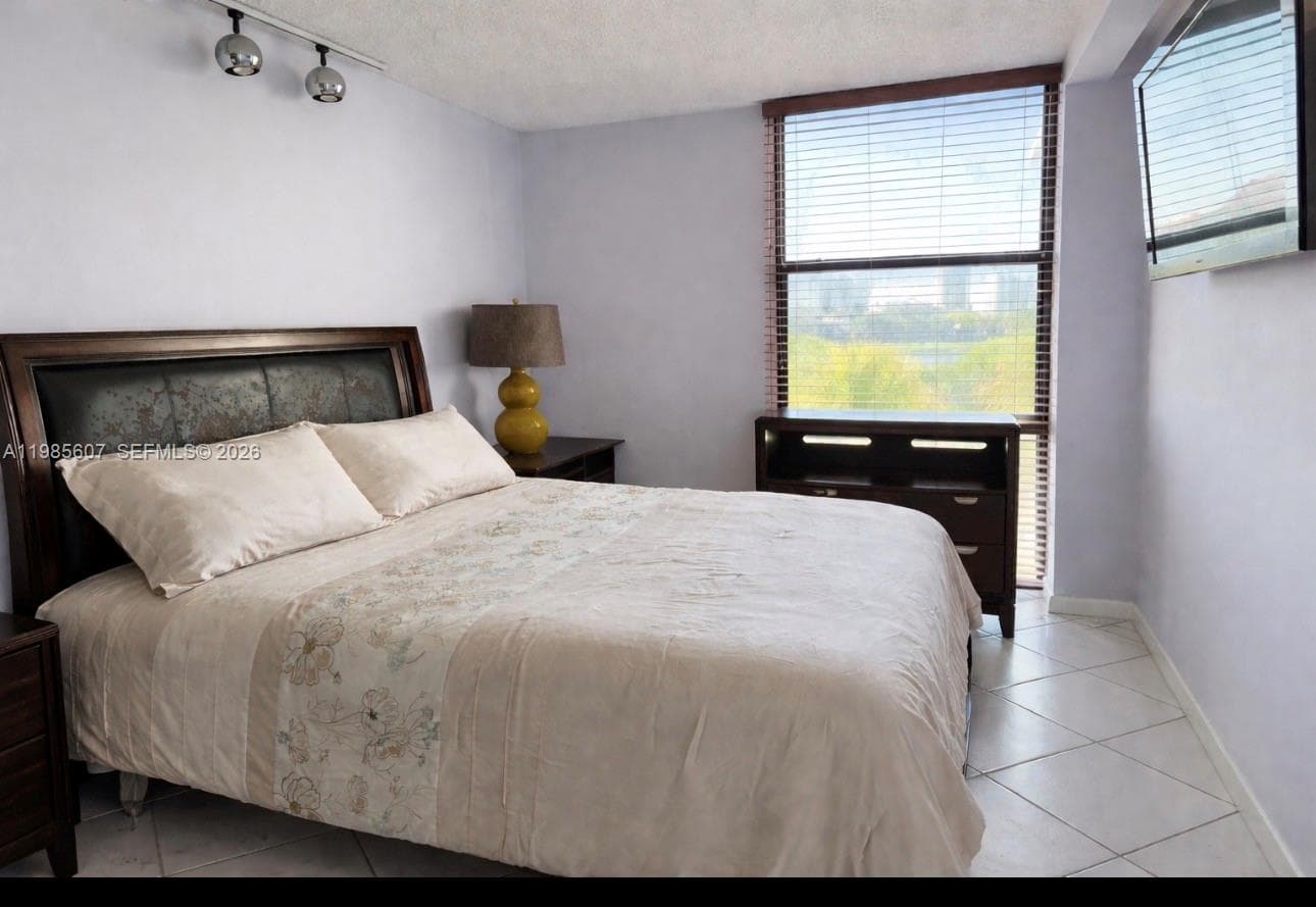 3675 Country Club Dr 508 photo 8
