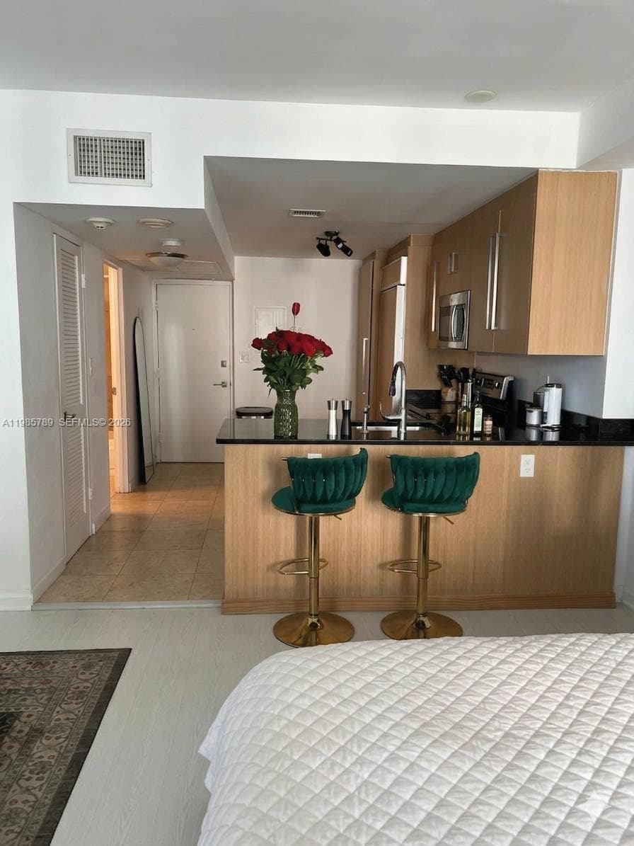 10275 Collins Ave 1104 photo 16