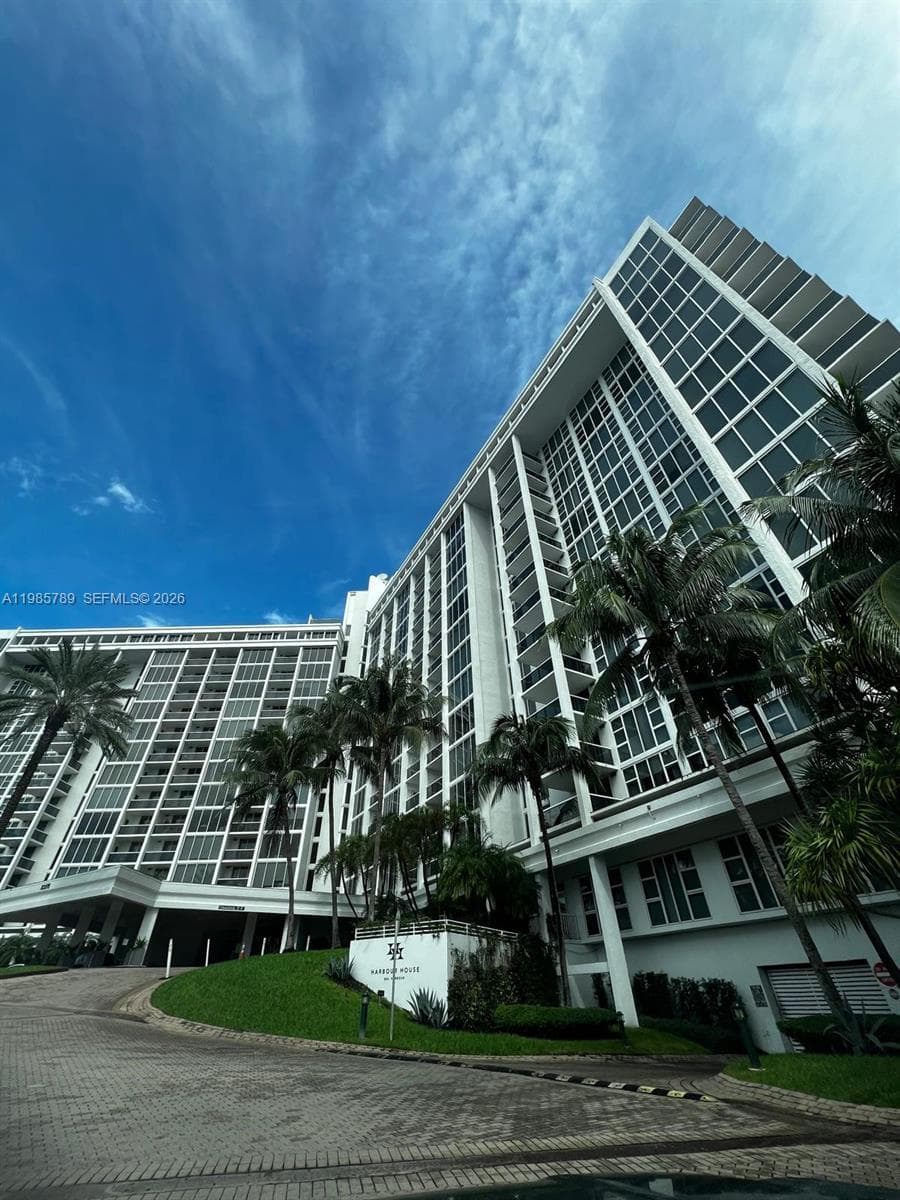 10275 Collins Ave 1104 photo 21