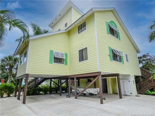 765 SW Rustic Circle photo 2