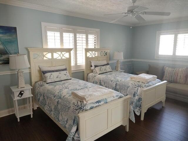 765 SW Rustic Circle photo 22