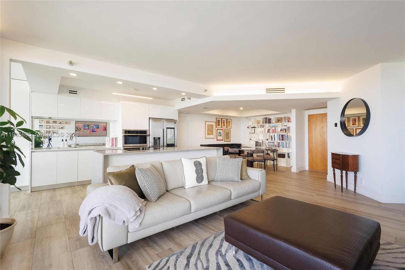 3640 Yacht Club Dr 1701 photo 6