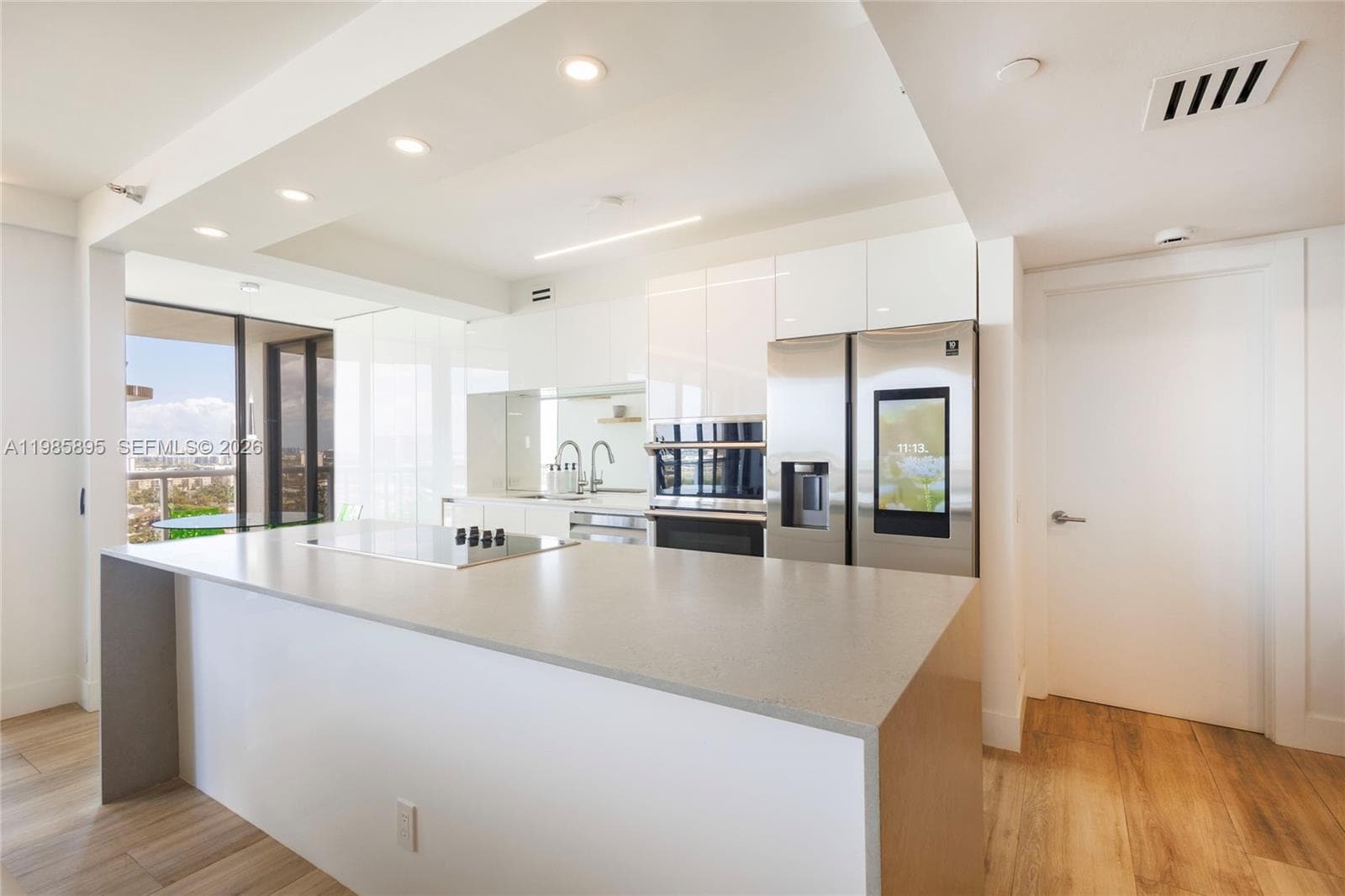 3640 Yacht Club Dr 1701 photo 3