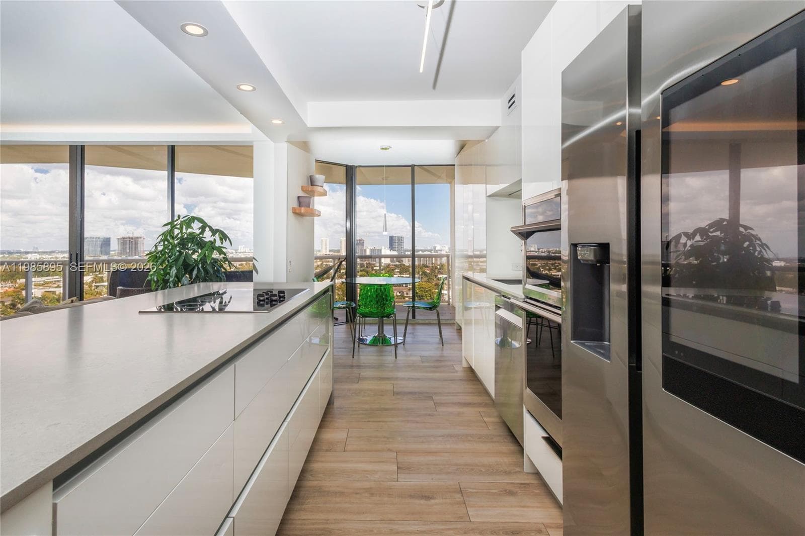 3640 Yacht Club Dr 1701 photo 5