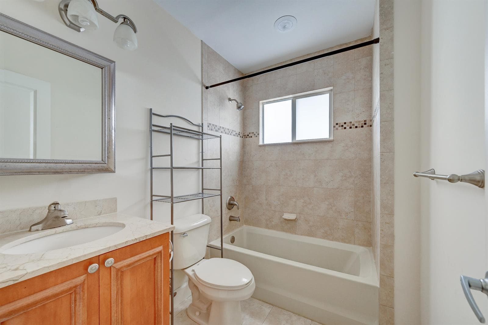 410 SW 15th Street 204 photo 2