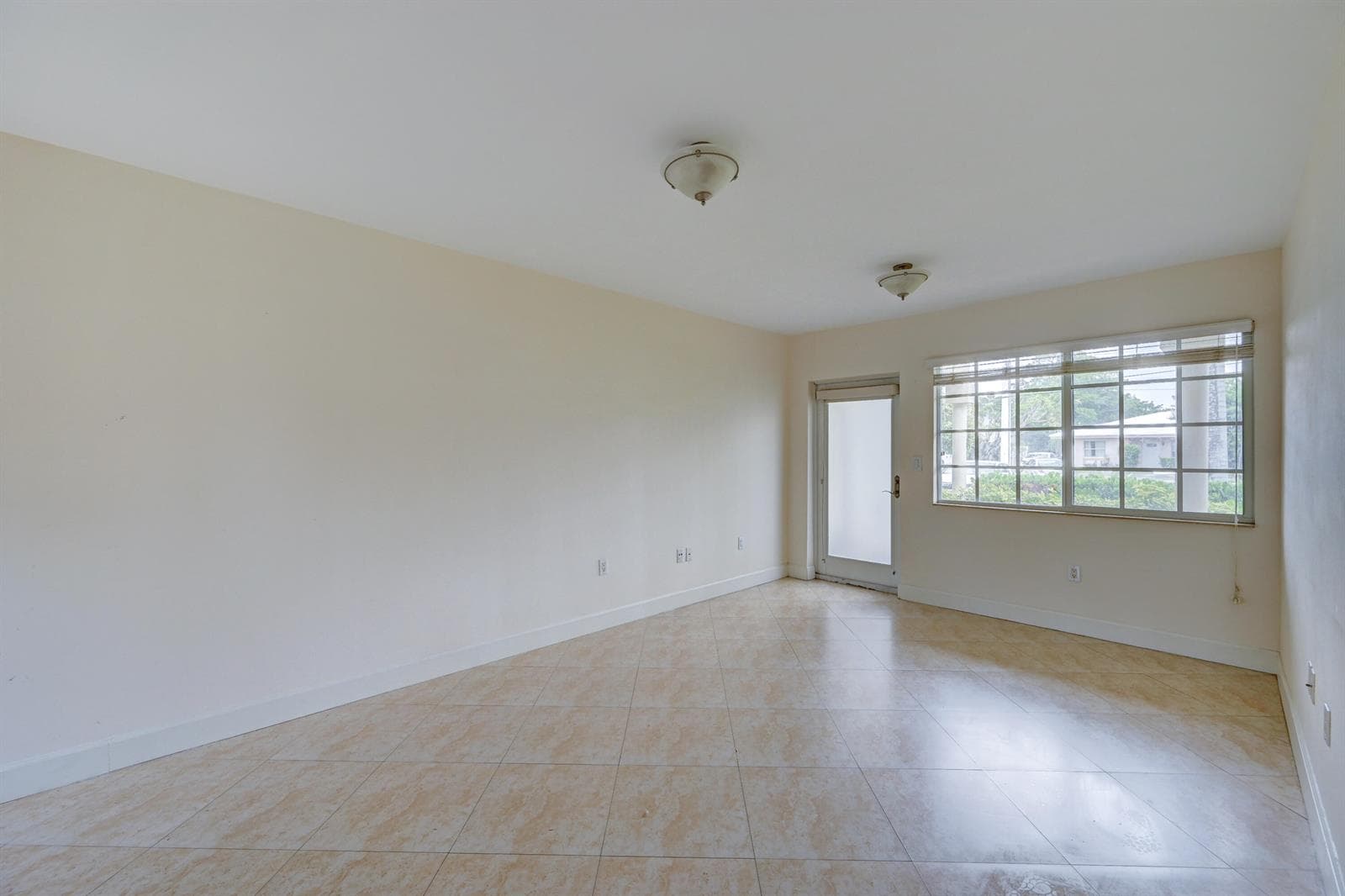410 SW 15th Street 204 photo 6
