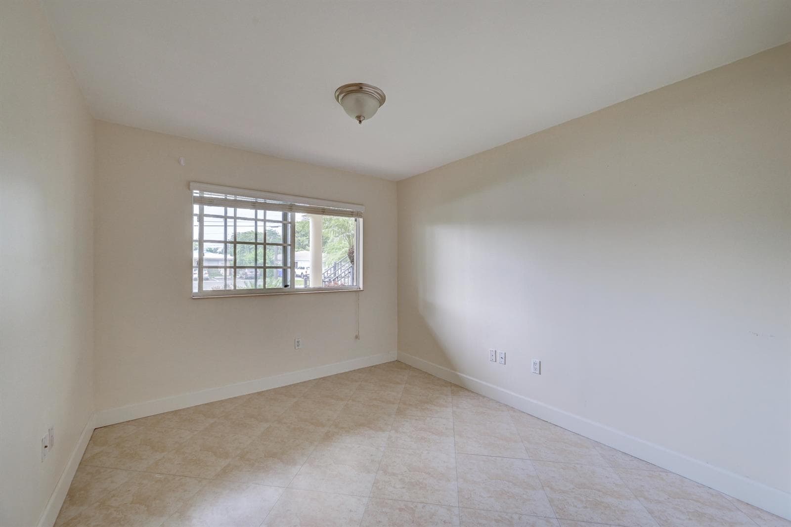 410 SW 15th Street 204 photo 8