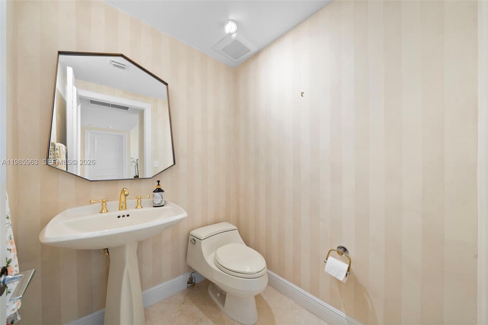 781 Crandon Blvd 1802 photo 19