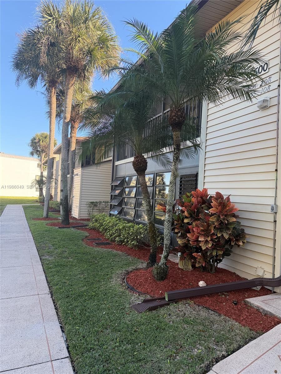 15500 Lakes Of Delray Blvd 207 photo 1