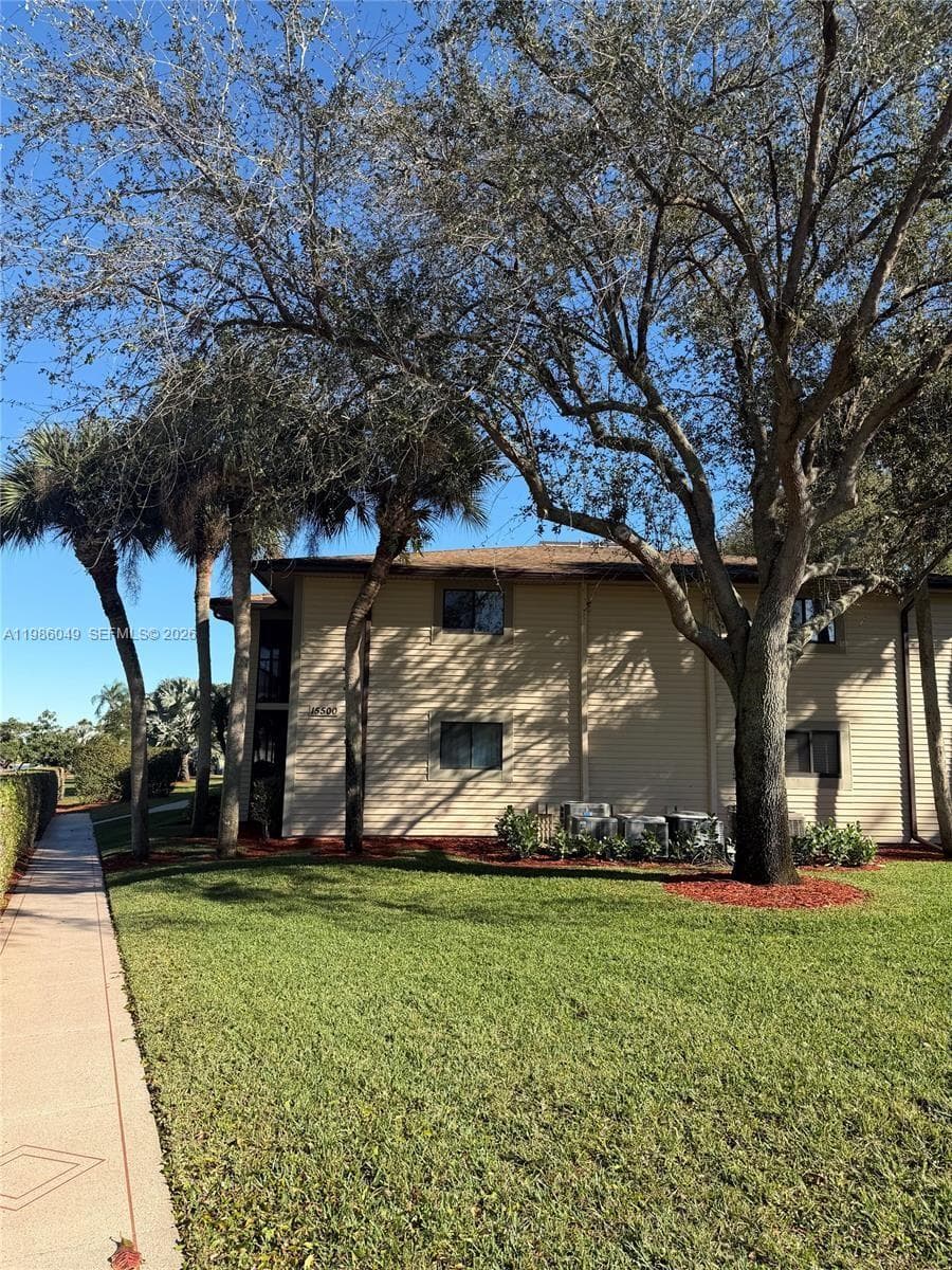 15500 Lakes Of Delray Blvd 207 photo 18