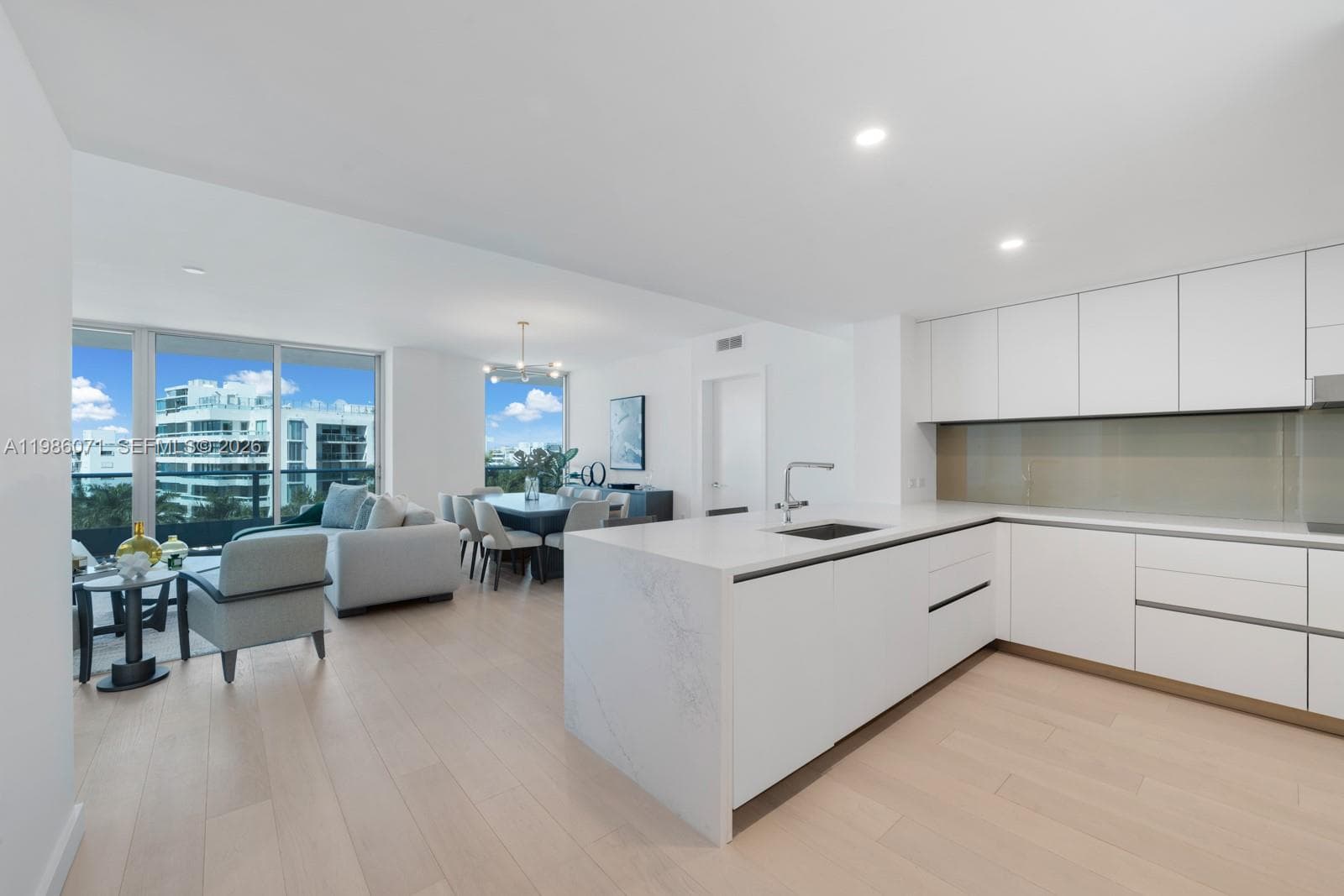 9221 E Bay Harbor Drive 610 photo 1