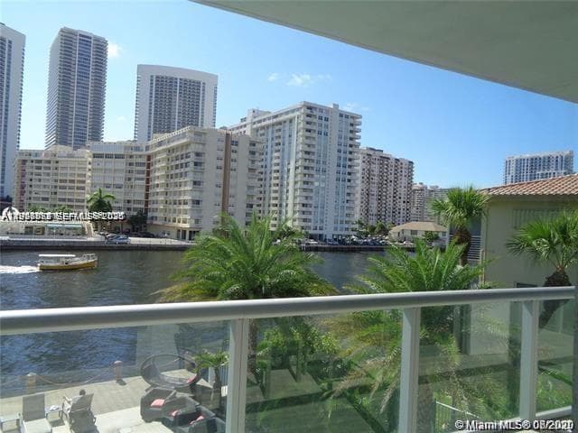 2600 Hallandale Beach Blvd T301 photo 24