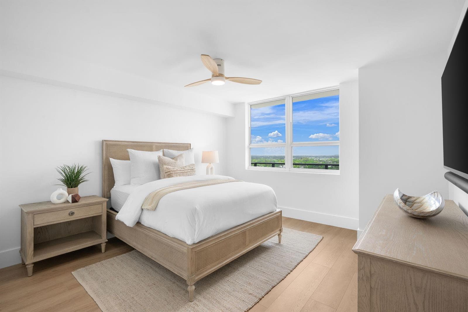 610 W Las Olas Boulevard 1613n photo 13