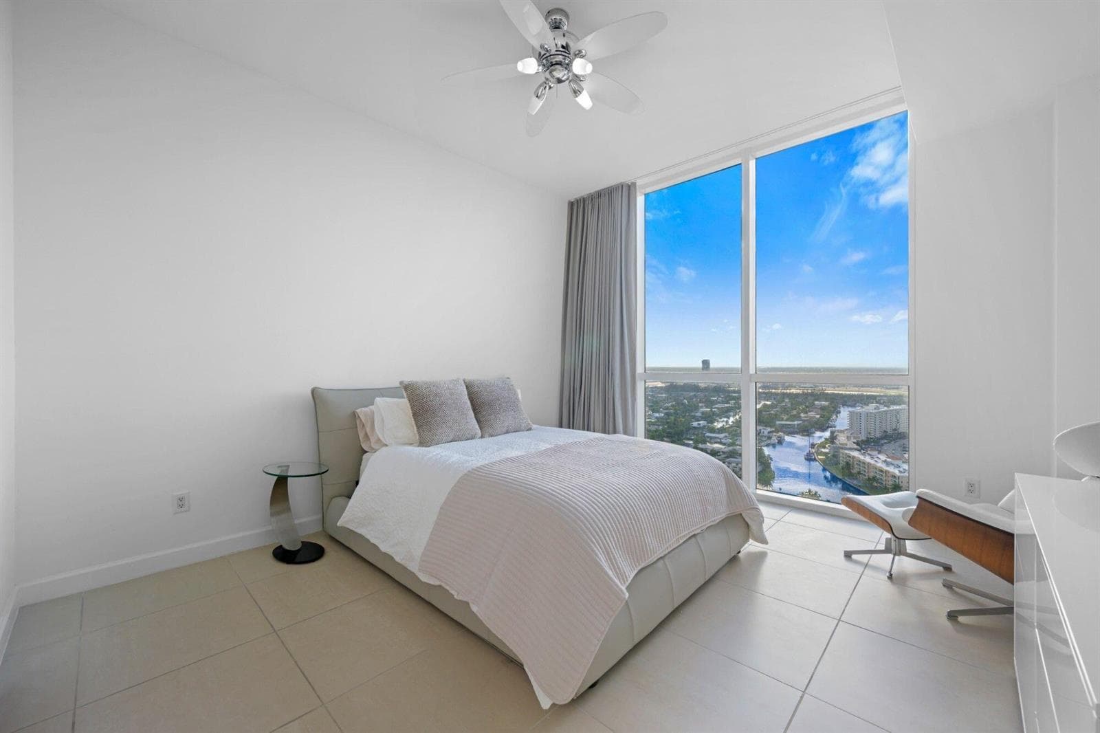 1945 S Ocean Drive Ph 2808 photo 13