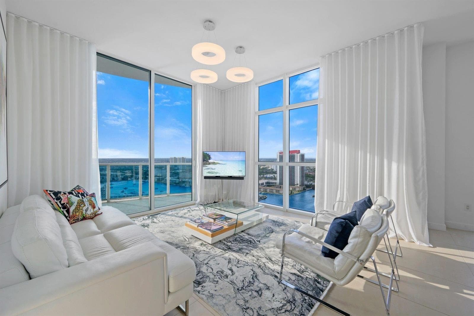 1945 S Ocean Drive Ph 2808 photo 3