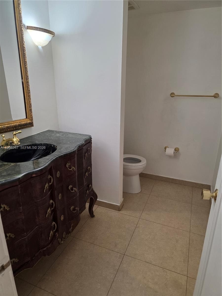 19355 Turnberry Way 2E photo 13