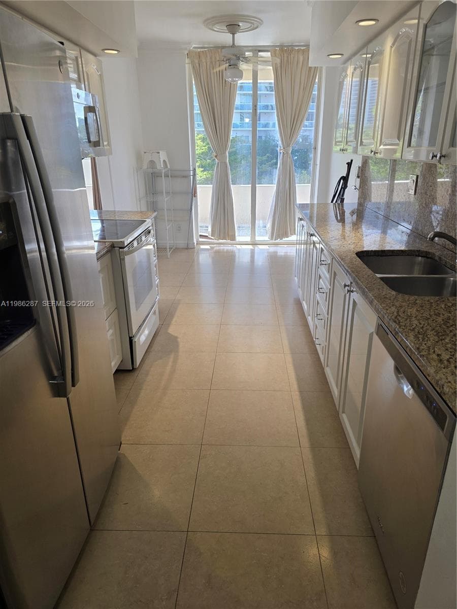 19355 Turnberry Way 2E photo 15