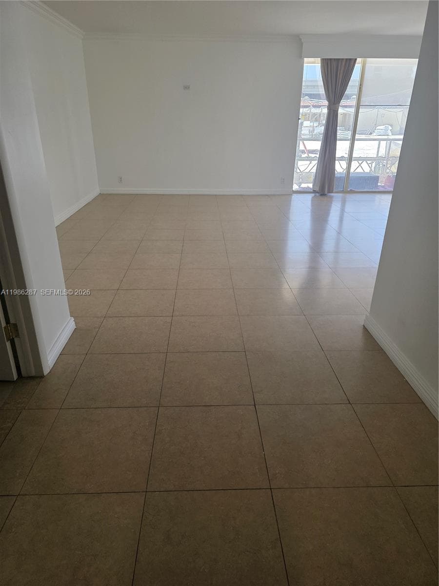 19355 Turnberry Way 2E photo 4