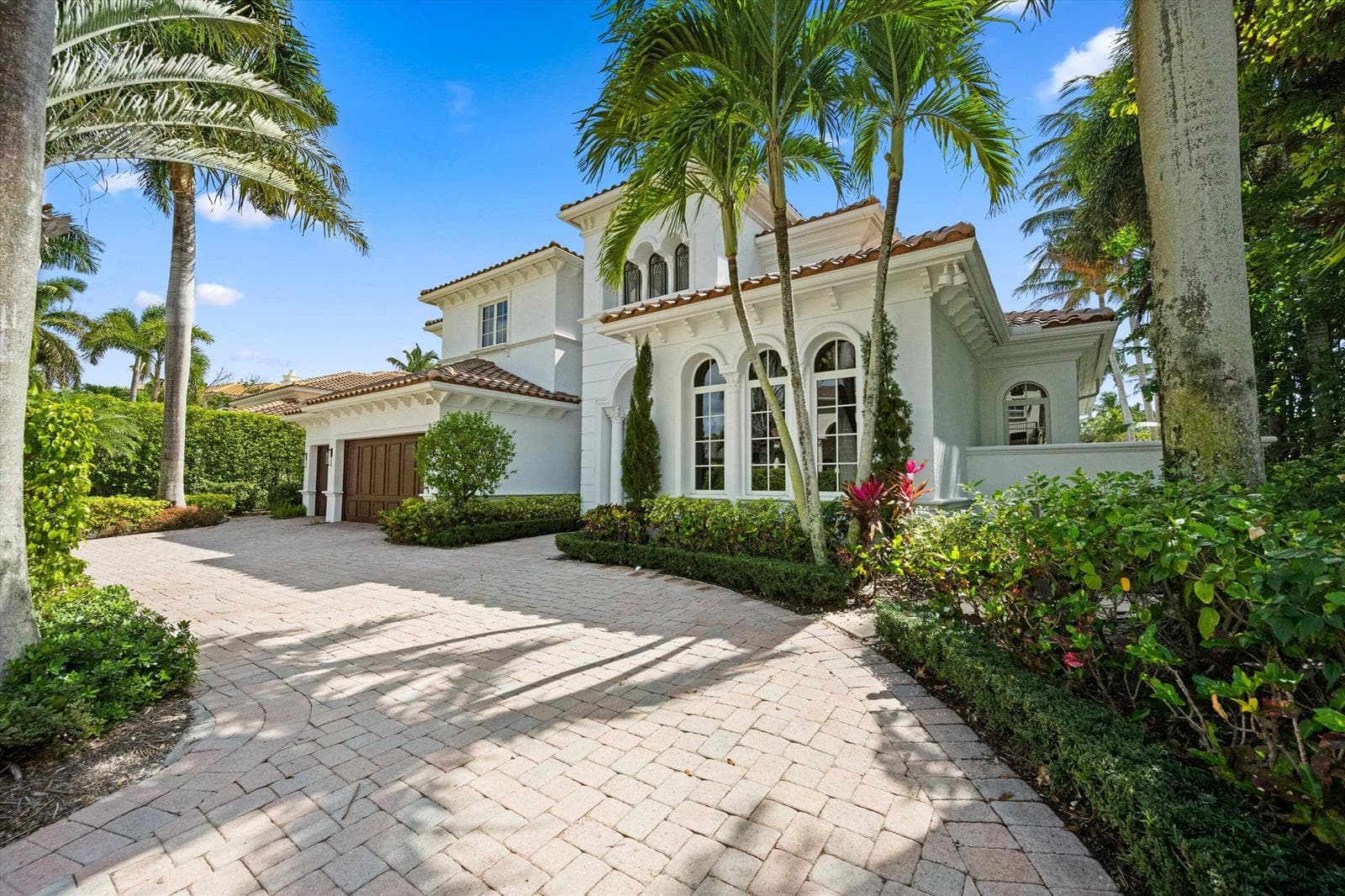 788 Harbour Isles Place photo 4
