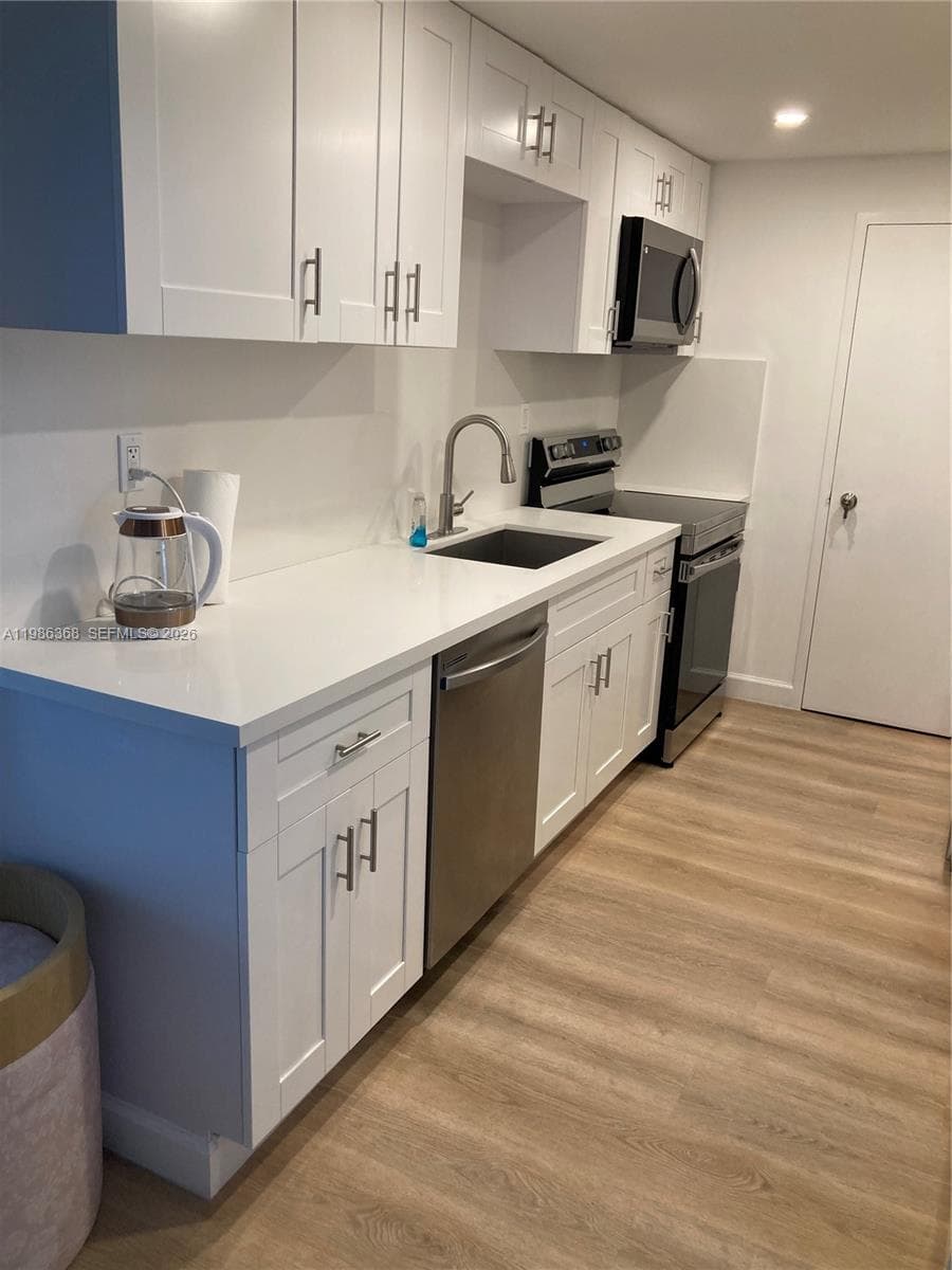 5401 Collins Ave 320 photo 20