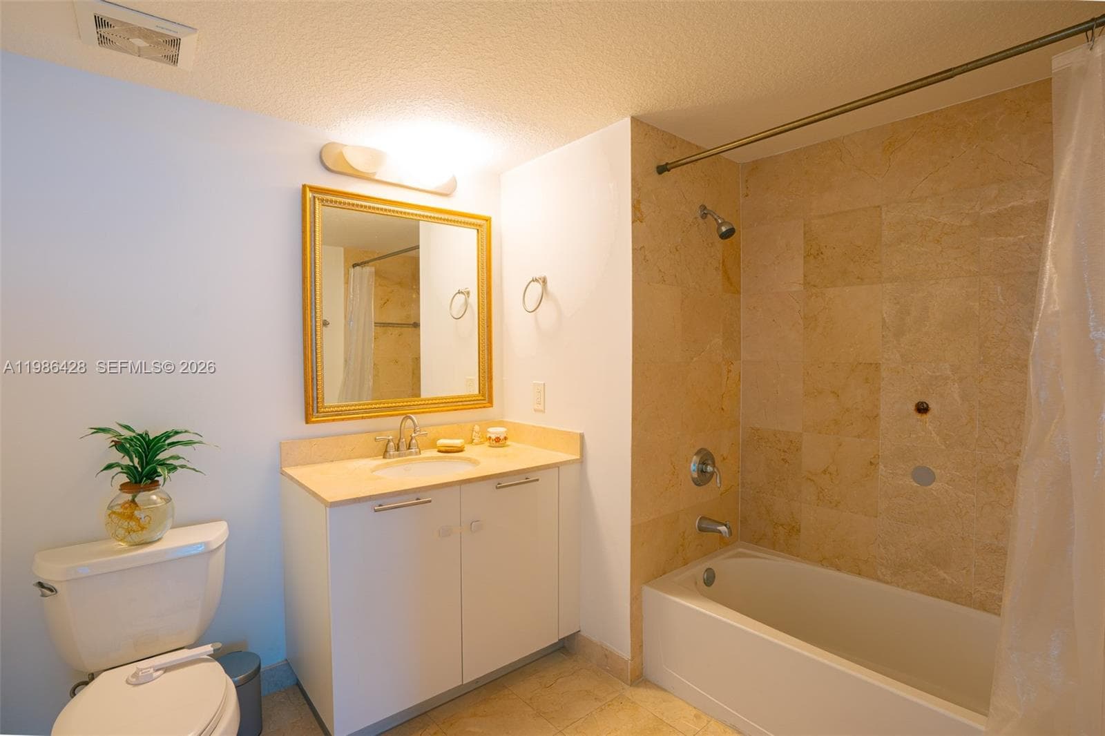 1800 N Bayshore Dr 1412 photo 22