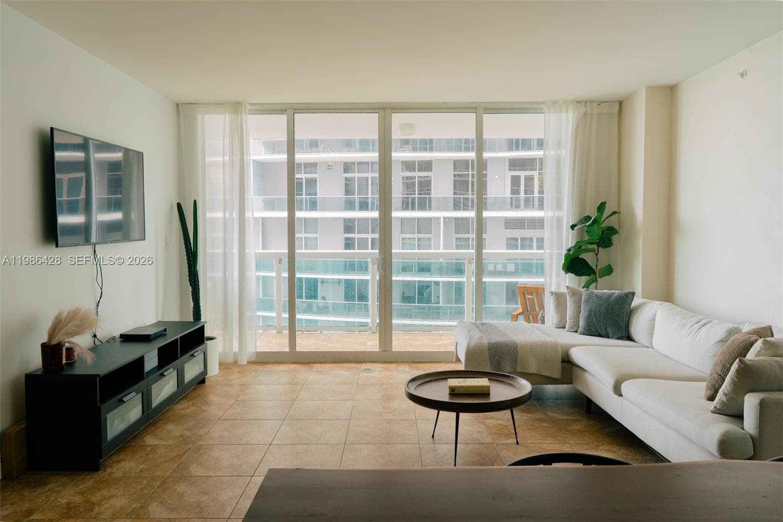 1800 N Bayshore Dr 1412 photo 5
