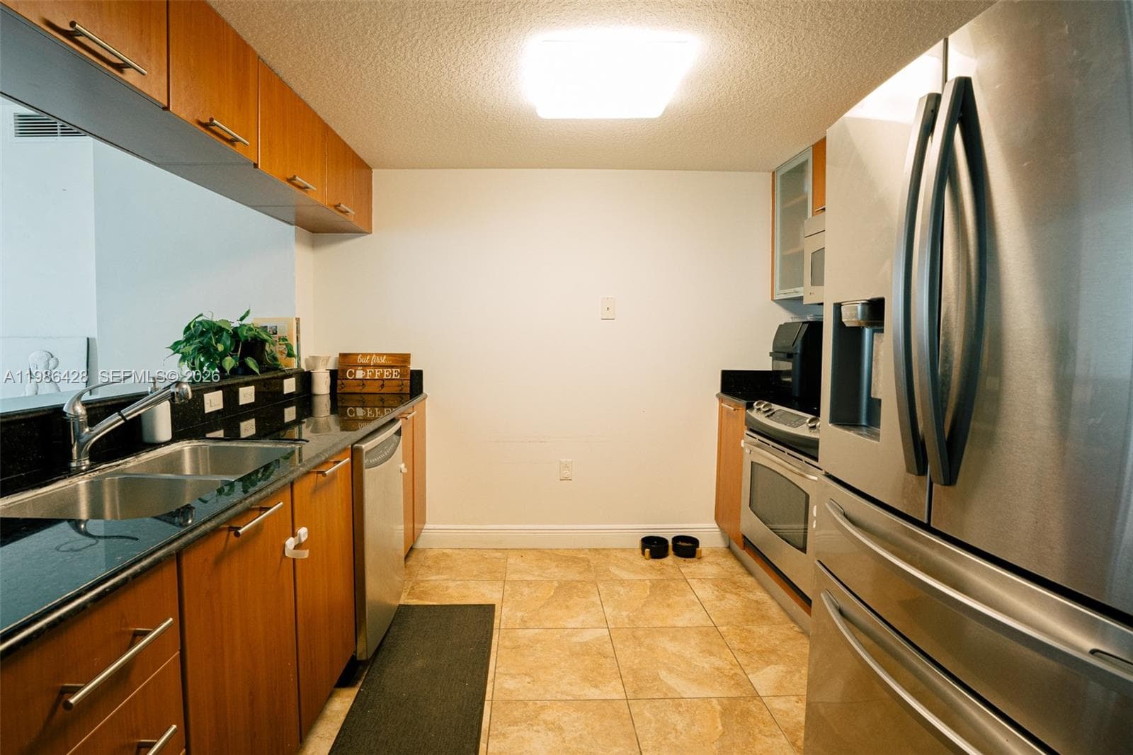 1800 N Bayshore Dr 1412 photo 9