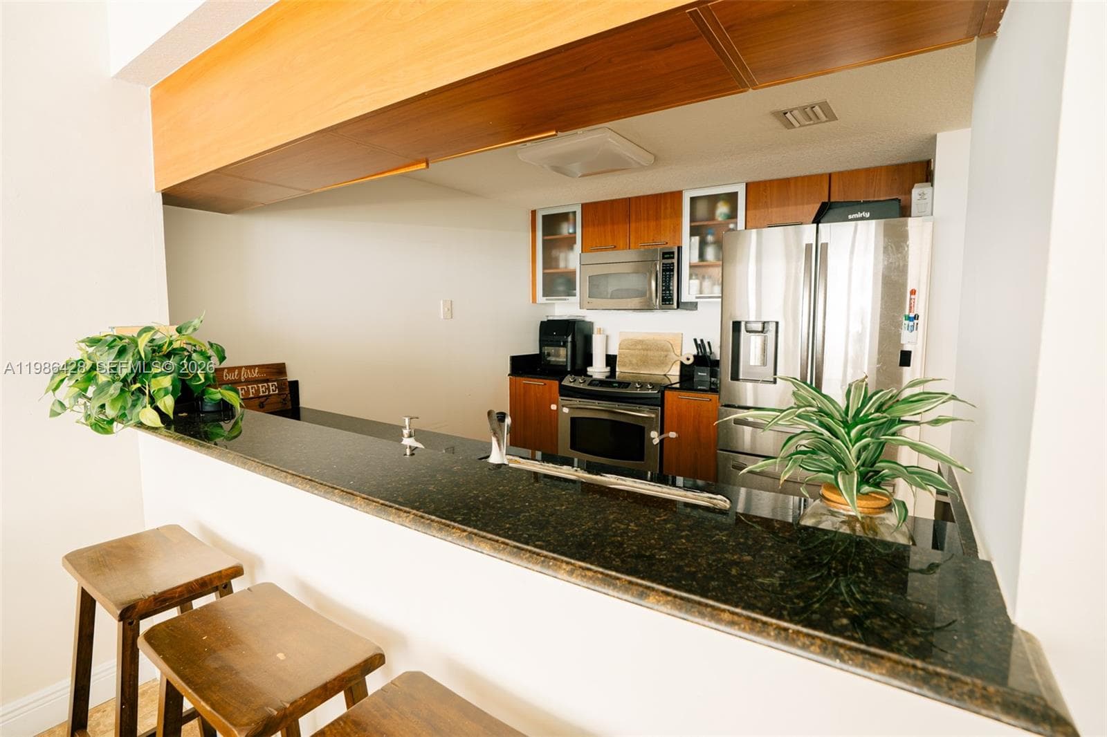 1800 N Bayshore Dr 1412 photo 8