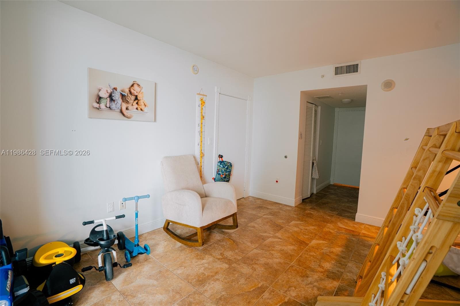 1800 N Bayshore Dr 1412 photo 21