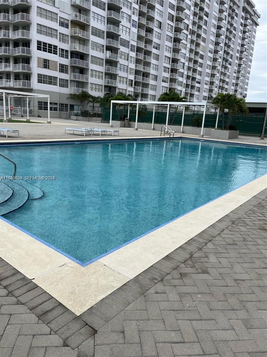 18071 Biscayne Blvd 1702 photo 10