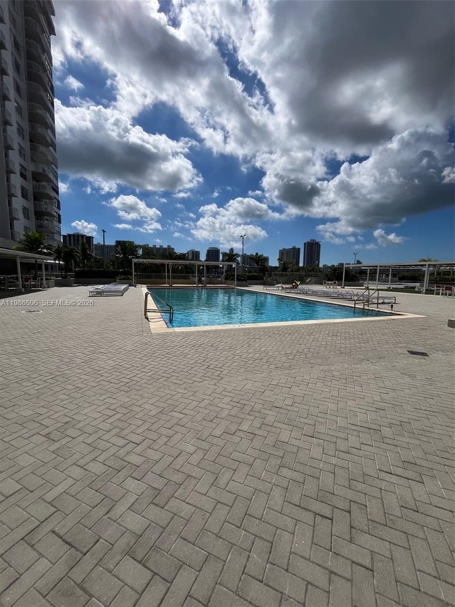 18071 Biscayne Blvd 1702 photo 11