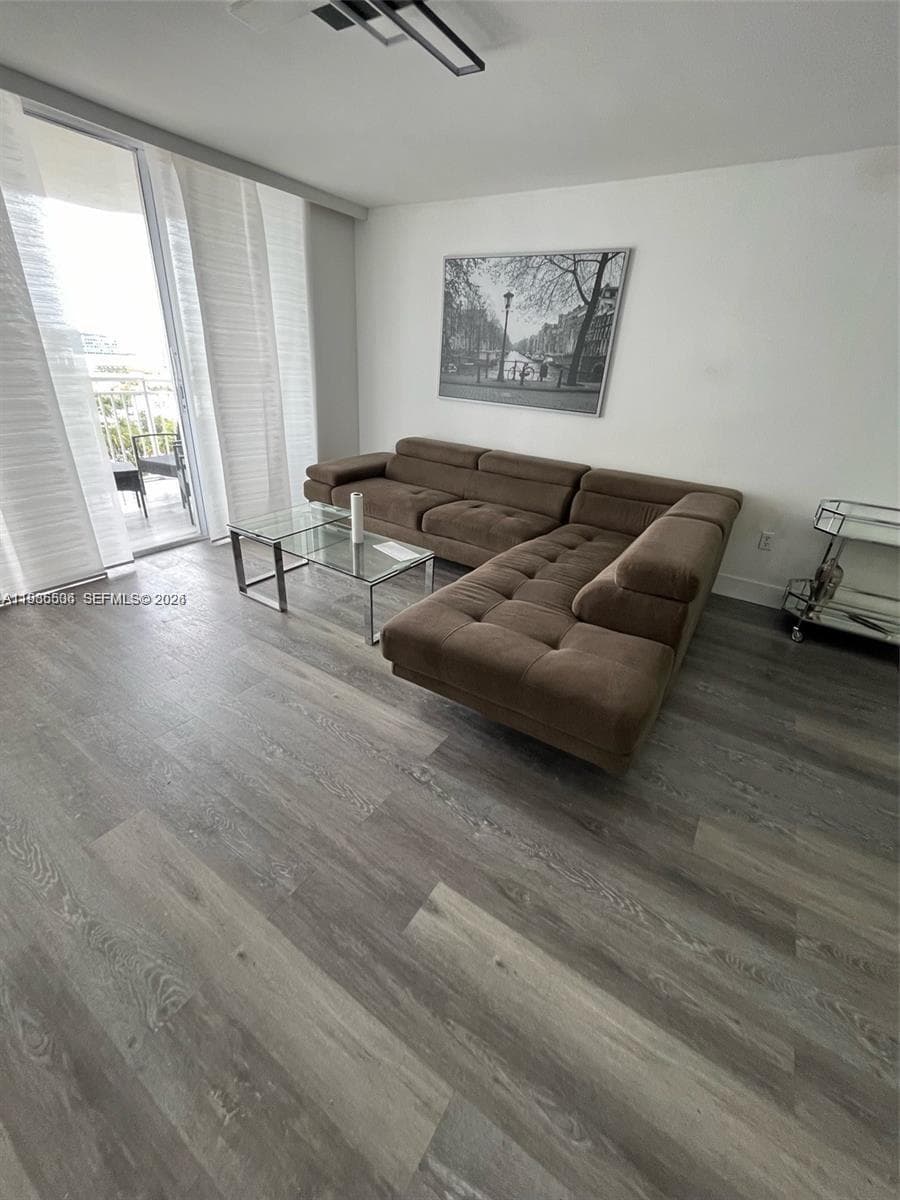 18071 Biscayne Blvd 1702 photo 4
